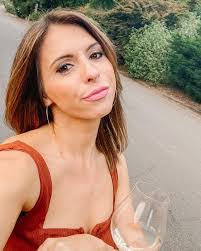 Lindsay Swanson's Instagram, Twitter & Facebook