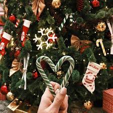как сделать подарок на новый год своими руками видео Pin Ot Polzovatelya Nimpics Professional Photo I Na Doske New Year Rozhdestvenskoe Vesele Rozhdestvenskie Ukrasheniya Svoimi Rukami Rozhdestvenskie Illyustracii