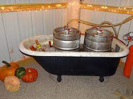 Make sure that the keg is not taller than the top of the trash can to ensure optimum cooling. The Keg Lover How To Keep A Keg Cold Throw Them In A Tub With