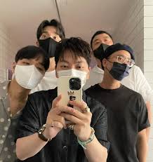 나이 서른, 미숙한 버릇은 전부 극복하고 이제 진짜 안정적인 어른이 되었다 믿는 그 시점에 사촌 이일조와 다시 만나게 된다. 6mjp 6cldzzvim