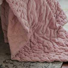 Pink velour bedding that are available on the site are woven fabrics and made from the finest quality cotton, polyester fiber, etc for maximum comfort and style. Pin On My Everything Is Prettier In Pink Home
