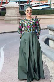 Je partage avec vous ces looks pour vous donner de l'inspiration afin de trouver le pagne qui vous convient ! 1001 Exemples De Couture Africaine Chic De Nos Jours