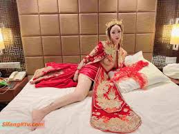 肥臀小騷貨『兔兔』高價秀禾VIP群私拍