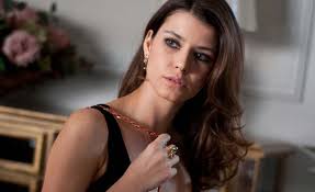 Intikam 5 bolum beren saat mert firat yagmur ve emre arsoy fragman izle intikam dizisi hangi gun oynuyor intikam intikam series with the star beren saat follow us on twitter: Intikam Setinde Talihsiz Kaza Beren Saat Elini Incitti