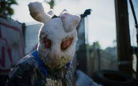 The fifth film in the franchising of the purge, 'the forever purge,' is a dystopian action horror thriller about two mexican immigrants who are in a world of problems seeking the best economic possibilities. The Forever Purge Darum Geht Es Im Neuesten Teil Der Horror Reihe