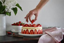Le Fraisier A La Creme Diplomate Recette En 2020 Recette Fraisier Recette Chocolat Alimentation