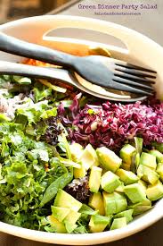 Arugula & feta salad with blueberries … this salad is a perfect example of how to serve salads at a party! Green Dinner Party Salad