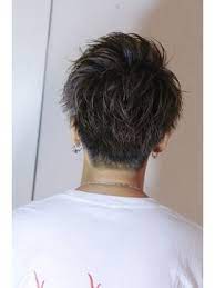 2020年春 ショートレイヤー コンマヘア かき上げヘア パームアッパーのヘアスタイル biglobe beauty ツイストパーマ ショート レイヤー 男の子 ヘア カット