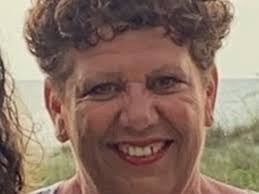 Della Nipper's Instagram, Twitter & Facebook