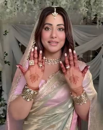 Hina Khan's previously unseen mehndi photos are trending on social media. Her beautiful bridal mehndi was designed by renowned artist Veena Nagda. It's all in the details! So lovely to see Hina