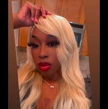 Kelly Tyra's Instagram, Twitter & Facebook