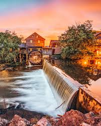 The Old Mill In Pigeon Forge Tennessee In 2020 Tennessee Vacation Smokey Mountains Vacation Outdoor Vacation