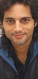 La edad es un factor importante. Joaquin Furriel Posts Facebook