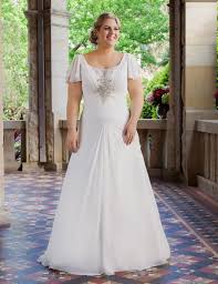 Stylish Wedding Dresses For Curvy Brides