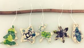 A nation style log snowman is the ideal winter and holiday decor for your house, cabin, or cottage. All The Small Things Christmas Nature Crafts Nature Play Wa