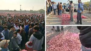 Onion auction closed in Bhavnagar due to truckers' strike