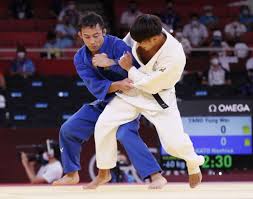 Une planche en bois à l'origine. Tokyo 2020 Krasniqi And Takato Open The Ball Ijf Org