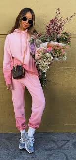 The best stylists today are offering advice on what you need to do to look your best. Birthday Outfits That Are Both Simple And Stunning
