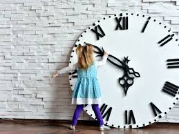 Ya vimos que un cv no solo se puede presentar como un documento impreso sino que puede exponerse en diferentes opciones digitales. Como Hacer Un Reloj De Carton Para Ensenar Las Horas A Los Ninos Me Lo Dijo Lola
