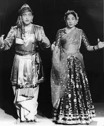 Dimple kapadia twinkle khanna karan kapadia akshay kumar. Dimple Kapadia Was Nargis And Raj Kapoor S Daughter The Truth Behind The Rumours Blast From The Past Masala Com