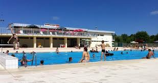 Thoissey La Piscine Est Ouverte