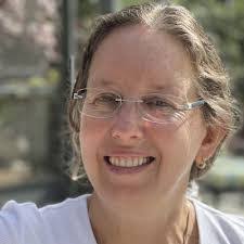 Susan Laufer's Instagram, Twitter & Facebook