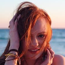 Mia Hinson's Instagram, Twitter & Facebook