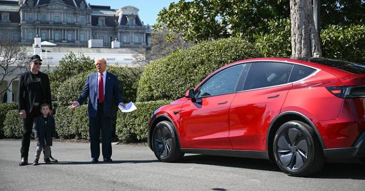 Trump turns the White House lawn into a Tesla showroom