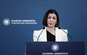 Τσίπρα να μη μιλάει για διχασμό, ειδικά λίγες μέρες μετά τις 5 ιουλίου. Otan H Pelwnh Htan Dhmosiografos Kai Eirwneyotan Ton Xrysoxoidh Documento