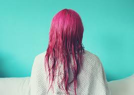 Haarkreide ist so etwas wie die schulkreide, nur das sie sich besser auf die haare auftragen lässt. Haarkreide Umweltfreundlich Haare Farben Trendraider