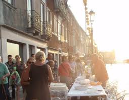 Die insel giudecca liegt im süden von venedig und ist zumeist nur aus der entfernung bekannt. Festa Del Redentore In Venedig Hostelsclub