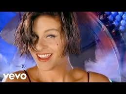 Lisa Steinfeld's Instagram, Twitter & Facebook