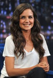 Even more than her fashion sense, the teen starlet turned style icon is known for her dramatic 'dos. Katie Holmes Sweet Side Parted Long Wavy Hairstyle Hairstyles Weekly