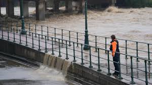 En belgique, les inondations font rarement des victimes, mais elles provoquent de sérieux dégâts les inondations, tout comme les tempêtes, représentent les risques naturels auxquels notre pays est. K4vnybxrlqfnqm