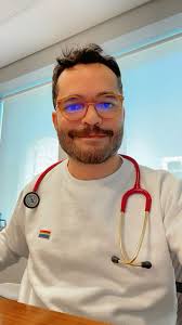 Entrevista: Doutor Maravilha e o desafio de informar e mobilizar a  sociedade sobre saúde sexual, prevenção e cuidado do HIV e outras IST