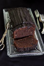 Egal ob zum frühstück, zwischendurch oder als süßes abendessen: Naschkatze Saftiger Bananen Schoko Kuchen Vegan