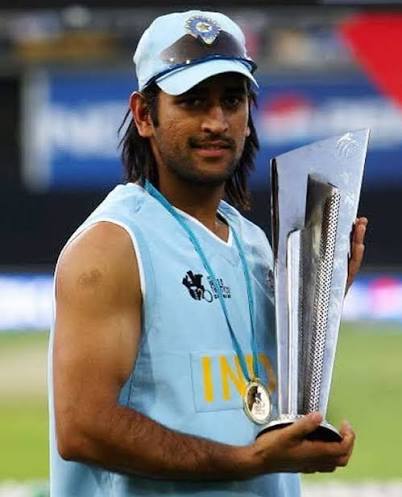 On this day, 7 years back, MS Dhoni became the first captain to win all  three ICC Trophies—Champions Trophy (2013), World Cup(2011) & WT20 (2007).  Fine captain & a champion player. One