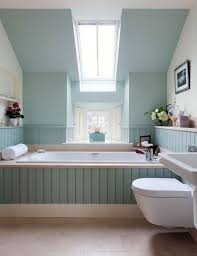 Das Kleine Bad Ist Eine Grosse Herausforderung Kleine Badezimmer Design Shabby Chic Badezimmer Und Badezimmer Grun