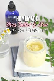 Diy Masque Soin Naturel Et Bricolage Beurre De Karite Fait Maison Et Creme Pour Le Visage A L Aloes Face Cream Aloe On Face Homemade Wrinkle Cream
