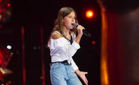 You can see ′′ the voice kids ′′ every saturday, at 20:15 pm in sat. The Voice Kids 4 Wiktoria Kasprzyk Is Similar To Roksana Wegiel What A Resemblance