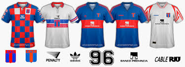 Tigre alberga orgullosamente a 16 clubes de remo y cuenta con la infraestructura necesaria para recibir a remeros de todo el mundo en diversas regatas. 1991 2000 La Camiseta De Tigre