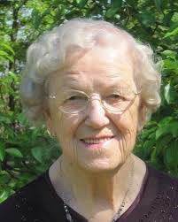 Betty Lewandowski's Instagram, Twitter & Facebook