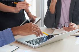 Wydatki związane z jubileuszem firmy - jakie skutki w PIT i VAT?