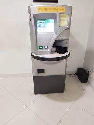 Kerana bank mempunyai kewajipan untuk menjaga wang pelanggan mereka dengan selamat selaras dengan peraturan yang digunakan untuk dunia dalam artikel ini digicentre.xyz akan membincangkan cara transfer duit maybank ke maybank melalui atm, maybank2u dan secara online. Cara Mudah Tukar Duit Syiling Di Maybank Azlanyussof