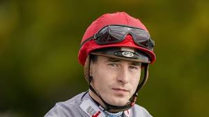 Five jockeys miss Goodwood after emergency landing