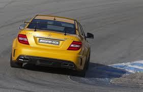 Galerie Photo Mercedes C63 Amg Coupe Black Series Un Jaune Tres Mechant Mercedes C63 Amg Mercedes Galeries De Photos