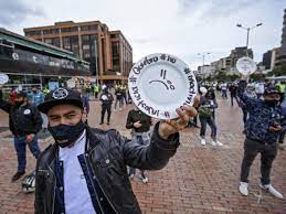 Jun 09, 2021 · a esta hora son varios puntos donde se concentran estudiantes universitarios y representantes de fecode que agitan banderas de colombia, carteles y hasta instrumentos mientras cantan en grupo. Paro Nacional Puntos De Concentracion Y Rutas En Bogota