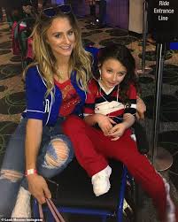 Know her bio, wiki, salary, net worth including her dating life, boyfriend, married or husband, kids, family, and her age, height, ethnicity, facts. Leah Messer Gesteht Fehlgeburt Teen Mom 2 War Eigentlich Eine Abtreibung Und Bereut Er Es Verbirgt Aktuelle Boulevard Nachrichten Und Fotogalerien Zu Stars Sternchen