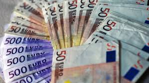Since 27 april 2019, the banknote has no longer been issued by central banks in the euro area, but continues to be legal tender and can be used as a means of payment. Neue Euro Scheine Sind Da Woran Sie Die Neuen Scheine Erkennen Chip