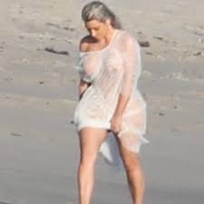 Diunggah pada kamis, 17 oktober 2019. Kim Kardashian Bikin Ulah Lagi Pakai Baju Transparan Tanpa Memakai Bra